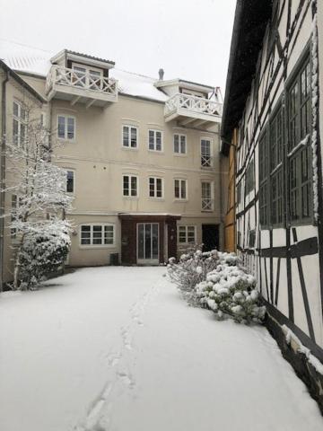 Stemningsfuld Lejlighed - 3 Minutters Gang Fra H.C. Andersens Hus Apartman Odense Kültér fotó